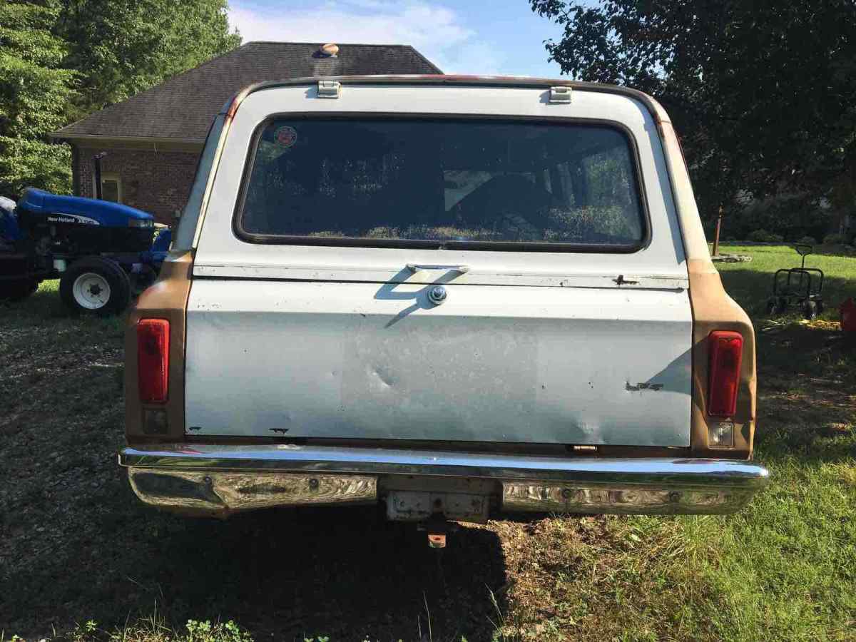 1968 Chevrolet Suburban 4x4 - photo 6
