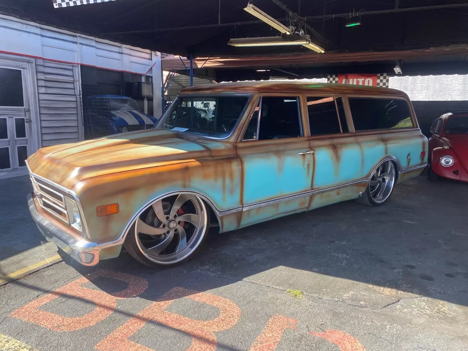 1968 Chevrolet Suburban - photo 13