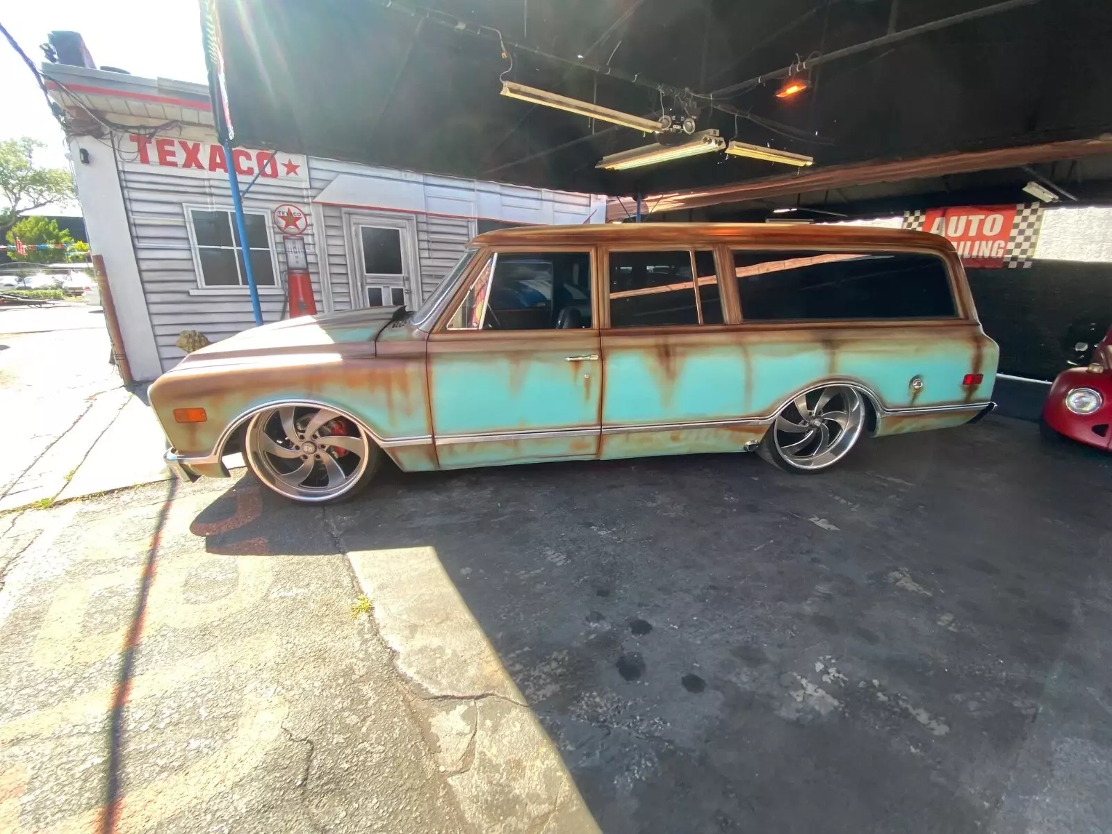 1968 Chevrolet Suburban - photo 7