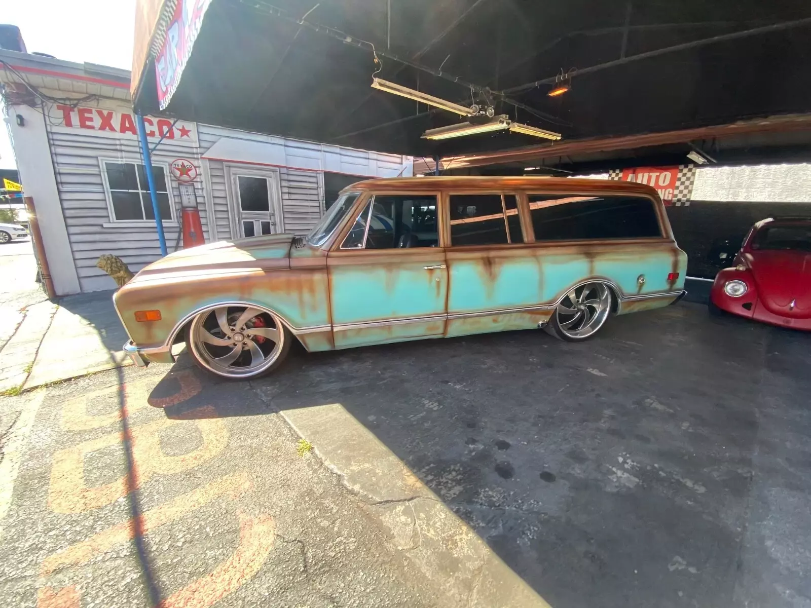 1968 Chevrolet Suburban - photo 8