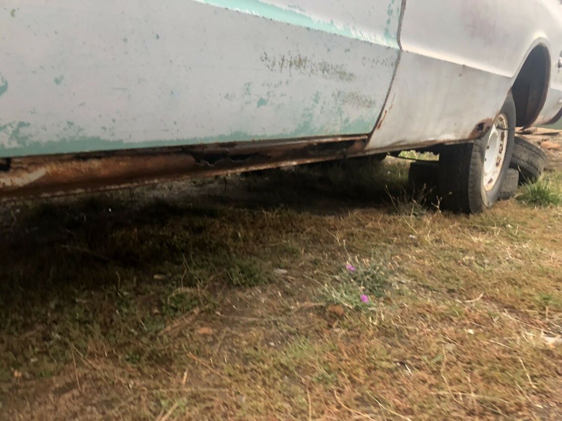 1968 Chevrolet Suburban Base - photo 7