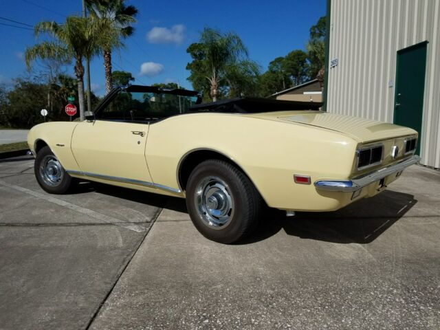 1968 Chevrolet Camaro RS - photo 2