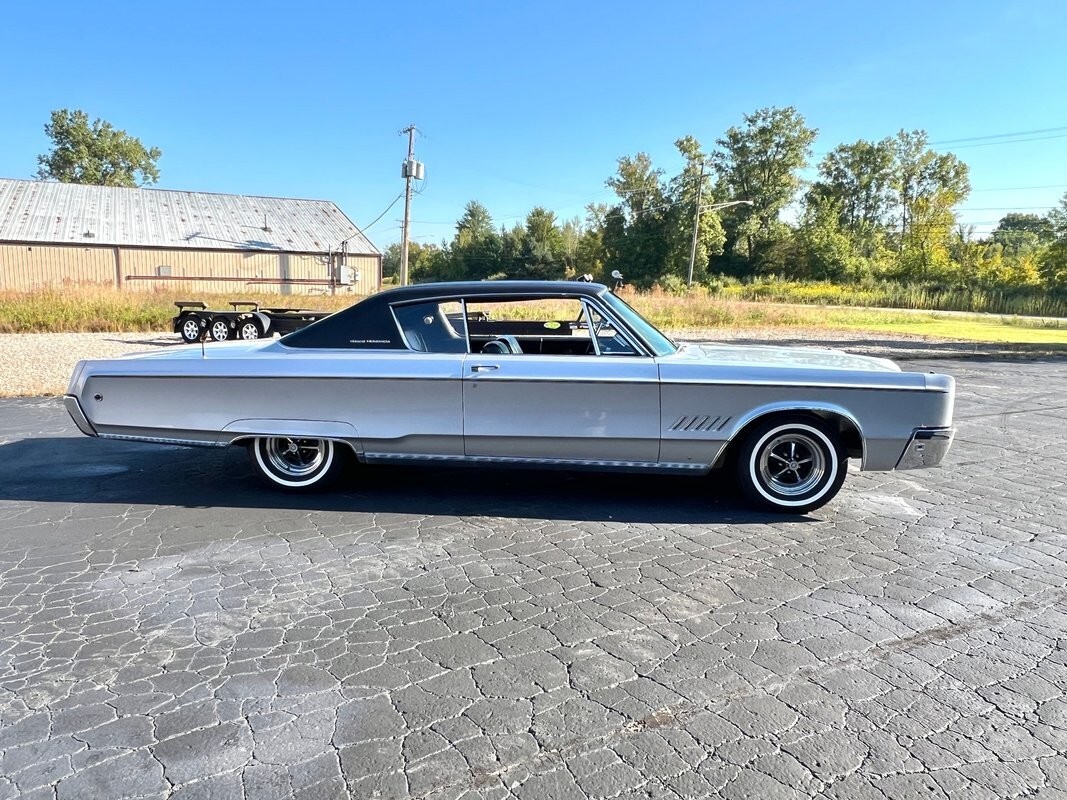 1968 Chrysler 300 Series - photo 5