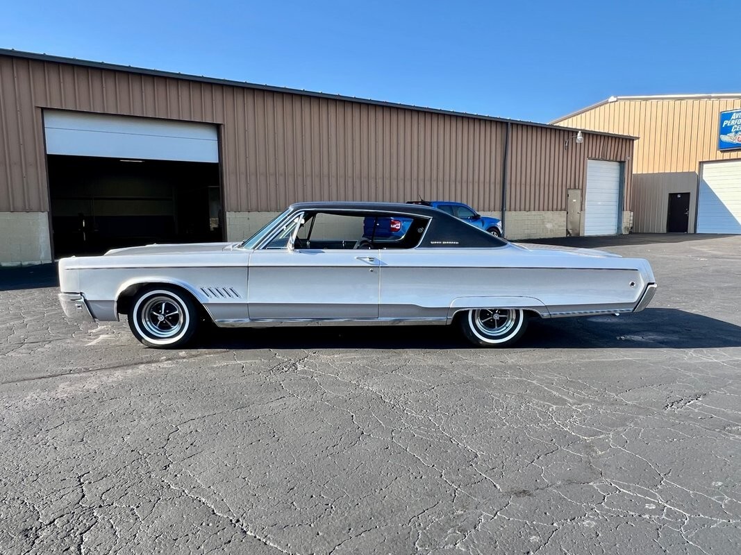 1968 Chrysler 300 Series - photo 9