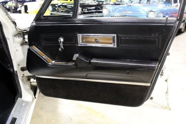 1968 Chrysler Imperial Crown - photo 12