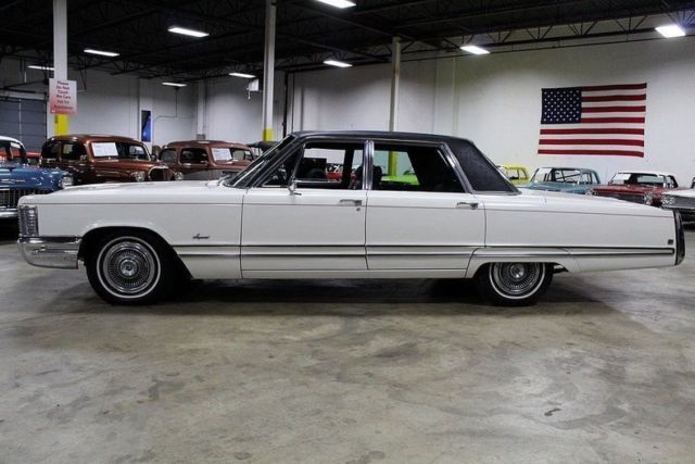 1968 Chrysler Imperial Crown - photo 2