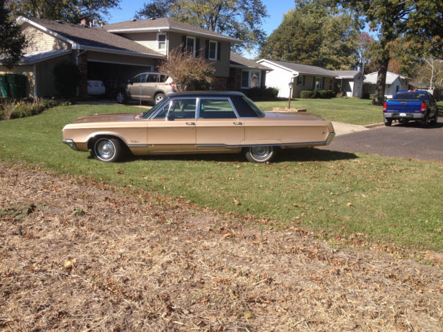 1968 Chrysler New Yorker - photo 3