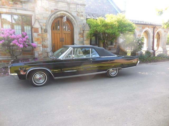 1968 Chrysler Newport Convertible 383 cid V8 Formal Black w/ White Bucket Seats 1968 Chrysler Newport
