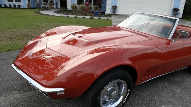 1968 Chevrolet Corvette leather seats - photo 2