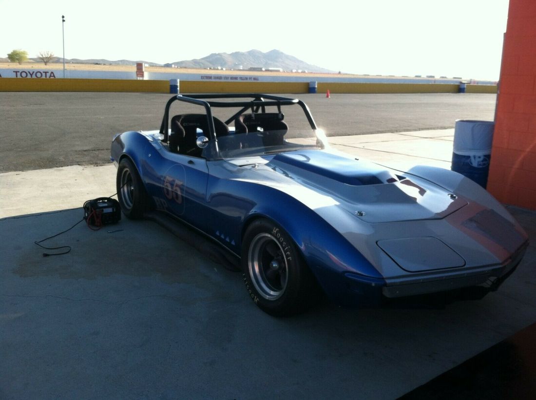 1968 CORVETTE CUSTOM PAINTED RACING CAR WITH TRAILER 1968 Chevrolet STING RAY