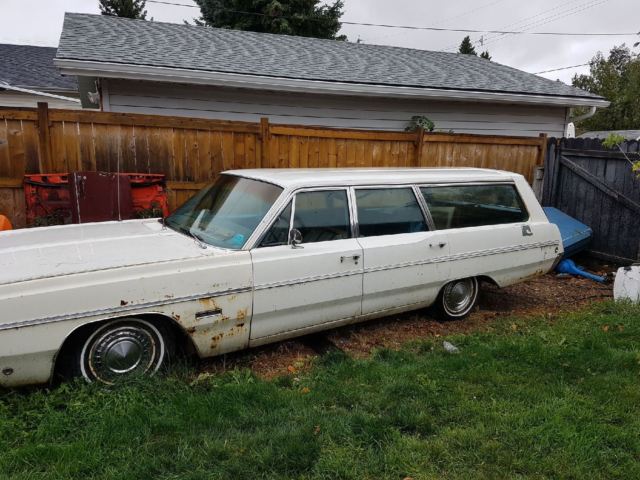 1968 Plymouth Special Deluxe custom suburban station wagon - photo 3