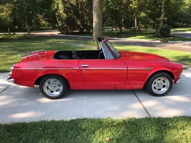 1968 Datsun Fairlady roadster 2000 convertable 5 speed - excellent condition 1968 Datsun 2000