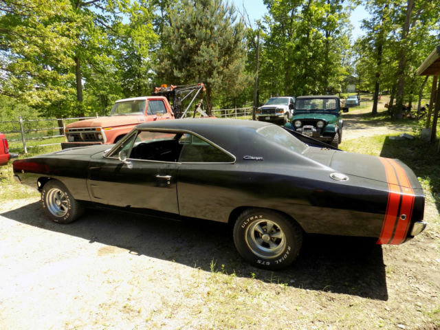 1968 Dodge Charger - 2 door hard top - New Interior 1968 Dodge Charger