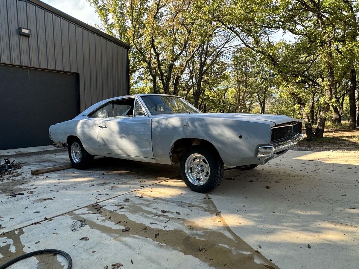 1968 Dodge Charger White RWD Automatic SE 1968 Dodge Charger SE