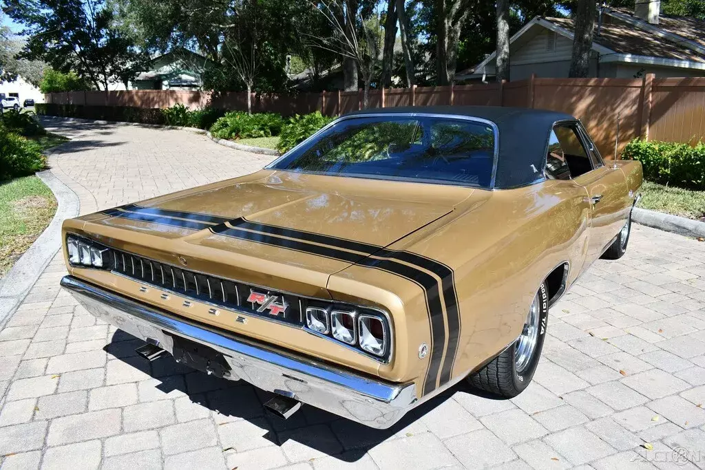 1968 Dodge Coronet R/T 440ci V8 4 Speed Power Steering & Brakes Buckets 1968 Dodge Coronet Beautiful Restoration Stunning color's