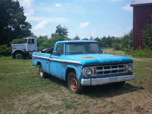 1968 DODGE D200 pickup truck 318 4 speed Dana 60 2wd 68 Sweptline 1968 Dodge Other Pickups D-200