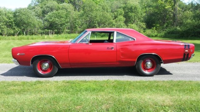 1968 Dodge Super Bee HEMI real deal J-code 11k miles restored, 1 of 126 produced 1968 Dodge Coronet Super Bee