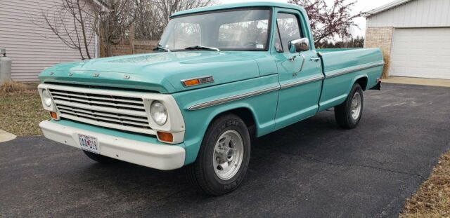 1968 Ford 250 Pickup Truck 3/4 ton Power Steering, 4 speed, 300 Straight six 1968 Ford F-250