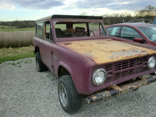 1968 Ford Bronco Solid Body Been stored for 25 Years Needs Restored Clean Title 1968 Ford Bronco