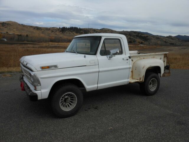 1968 Ford F-100, 4x4 , short box , Flareside , Step side , 300 six, 4-speed 1968 Ford F-100