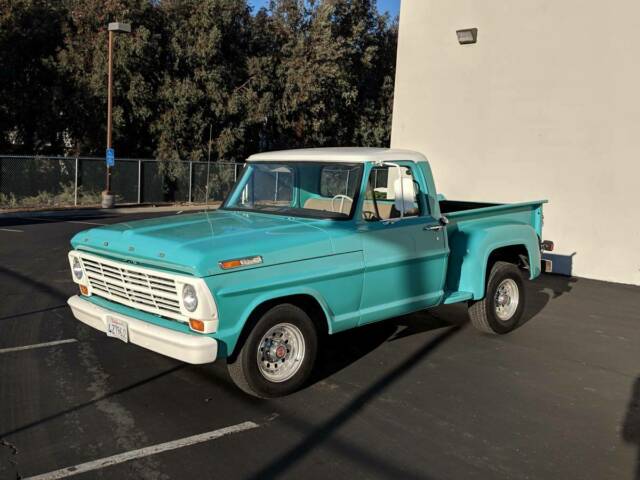 1968 Ford F100 Short Bed Stepside / Flareside 1968 Ford F-100