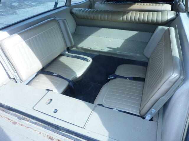 1968 Ford Country Squire - photo 11