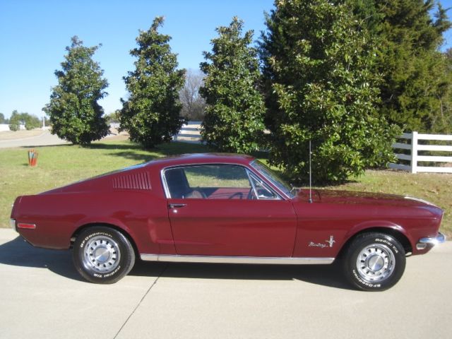 1968 Ford Mustang 2+2 Fastback 302 J-code 1968 Ford Mustang Fastback 2+2