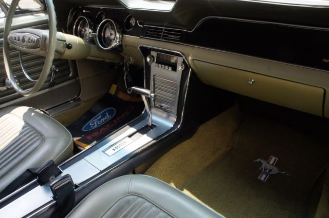 1968 Ford Mustang 302 4BBL Convertible A/C . Loaded w Options . - photo 8