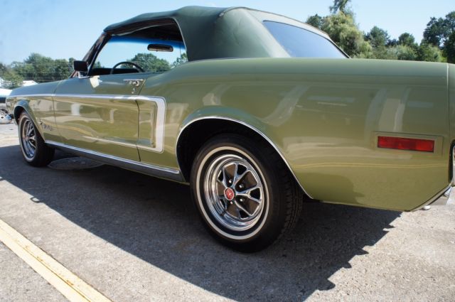 1968 Ford Mustang 302 4BBL Convertible A/C . Loaded w Options . - photo 9