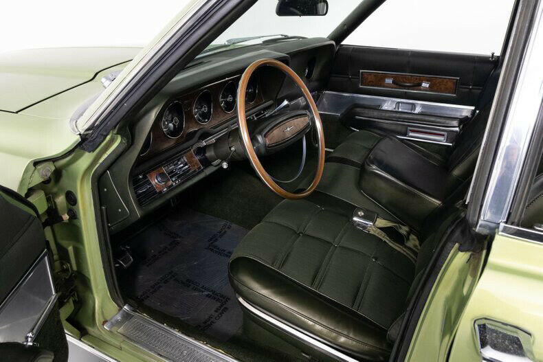 1968 Ford Thunderbird Landau - photo 2