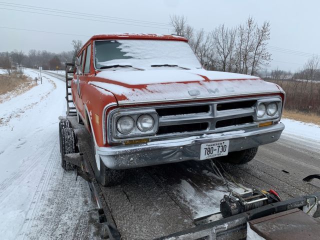 1968 GMC Suburban - photo 2