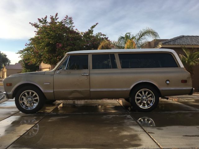 1968 GMC Suburban - photo 2
