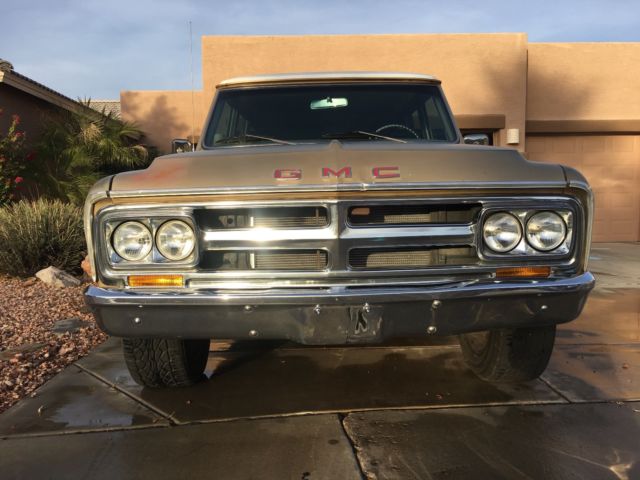 1968 GMC Suburban - photo 3