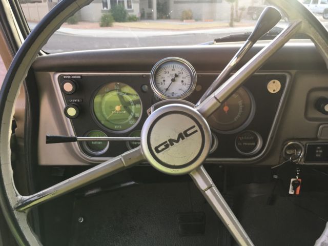1968 GMC Suburban - photo 9