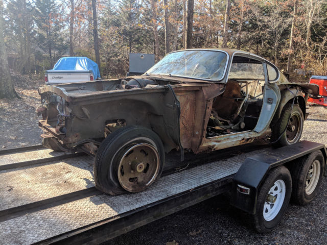 1968 (I think) Volvo P1800 2S 1800S parts car. 1968 Volvo P1800 --