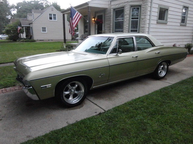 1968 IMPALA 4 DOOR SEDAN 22000 ORG. MILES ZERO RUST V-8 A/C 4BBL 1968 Chevrolet Impala 95% ORIGINAL