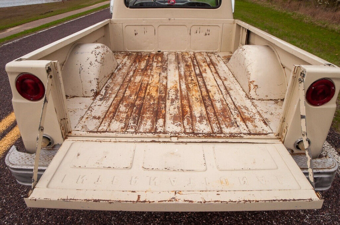 1968 International Harvester C-Series 1000 Half-ton Fleetside Pickup - photo 6