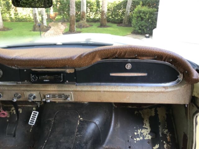 1968 International Harvester 1100C - photo 11
