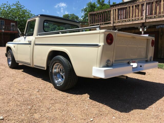 1968 International Harvester 1000C pickup - photo 3
