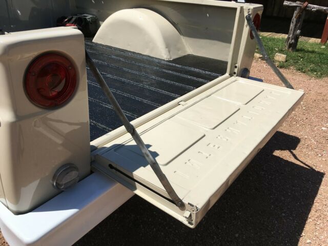 1968 International Harvester 1000C pickup - photo 7