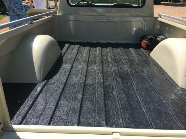 1968 International Harvester 1000C pickup - photo 8