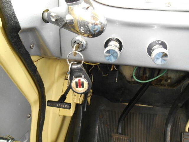 1968 International Harvester 1200C - photo 10