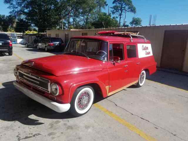 1968 International Harvester Travelall with 350 small block 1968 International Harvester Travelall
