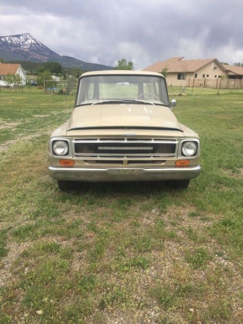1968 International Harvester Travelall 1000C - photo 2