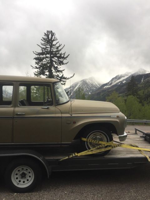 1968 International Harvester Travelall 1000C - photo 4