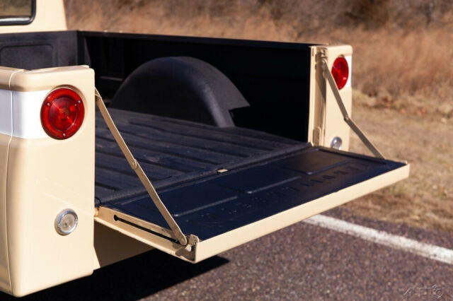 1968 International Harvester Travelette Pickup 1200 4x4 - photo 13