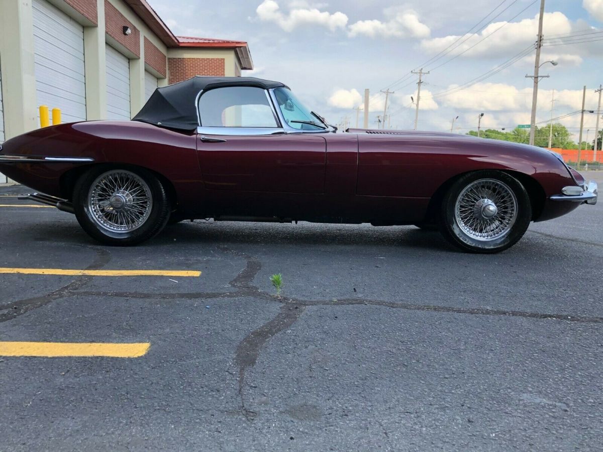 1968 Jaguar E type Roadster Fully restored 1968 Jaguar E-Type Roadster