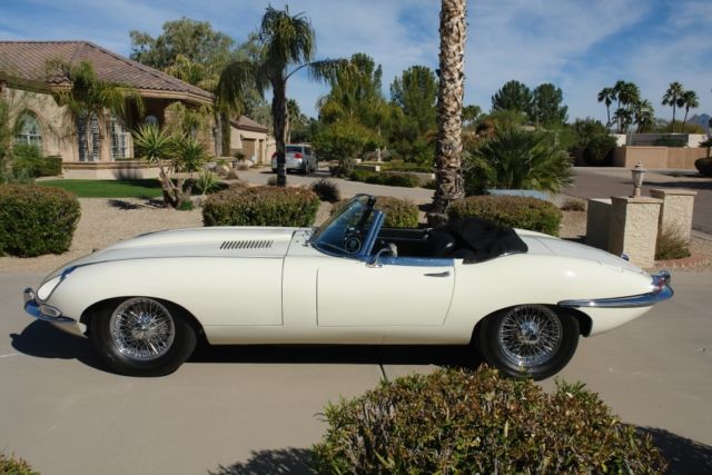 1968 JAGUAR E-TYPE SERIES 1.5 ROADSTER (OTS), PROFESSIONALLY RESTORED, WHITE 1968 Jaguar E-Type