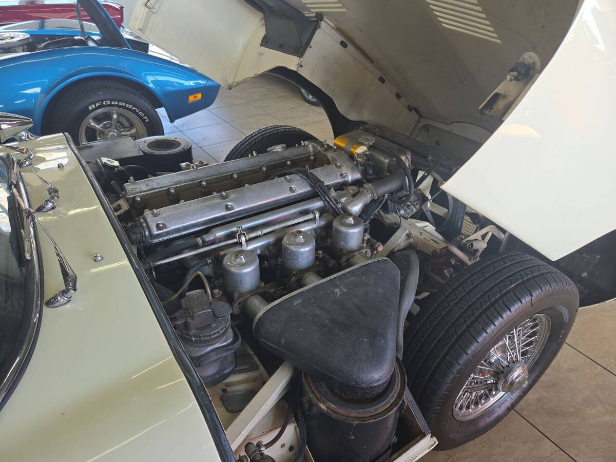 1968 Jaguar E-Type HARD TOP - photo 10