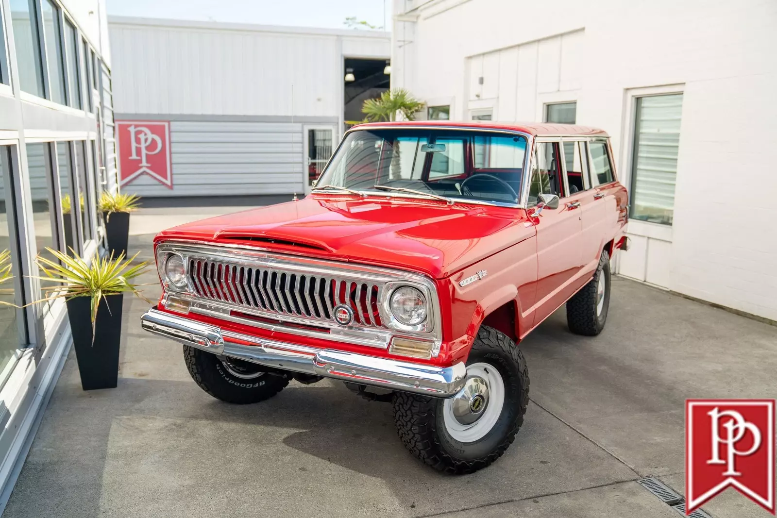 1968 Jeep Wagoneer - photo 2